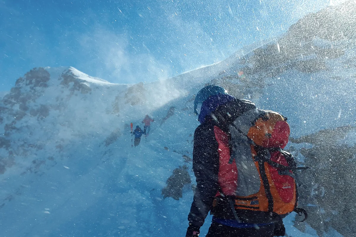 Imagen de portada de «El montañista: un explorador que bucea hacia el mundo interior».