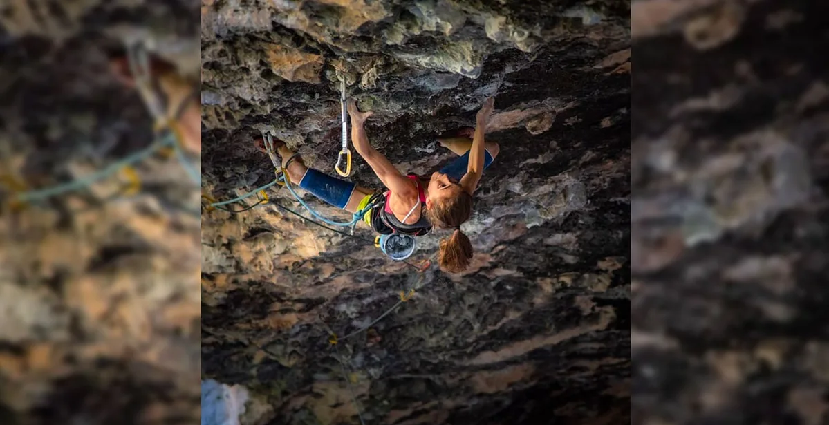 Imagen de portada de «Laura Rogora encadena el segundo 9b/5.15b femenil del mundo».