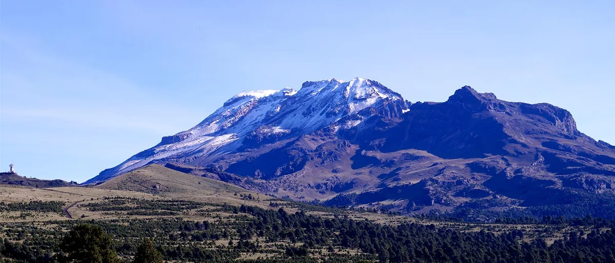 Imagen de portada de «1400 personas asisten a la Confraternidad Montañista 2015 en Iztaccíhuatl».