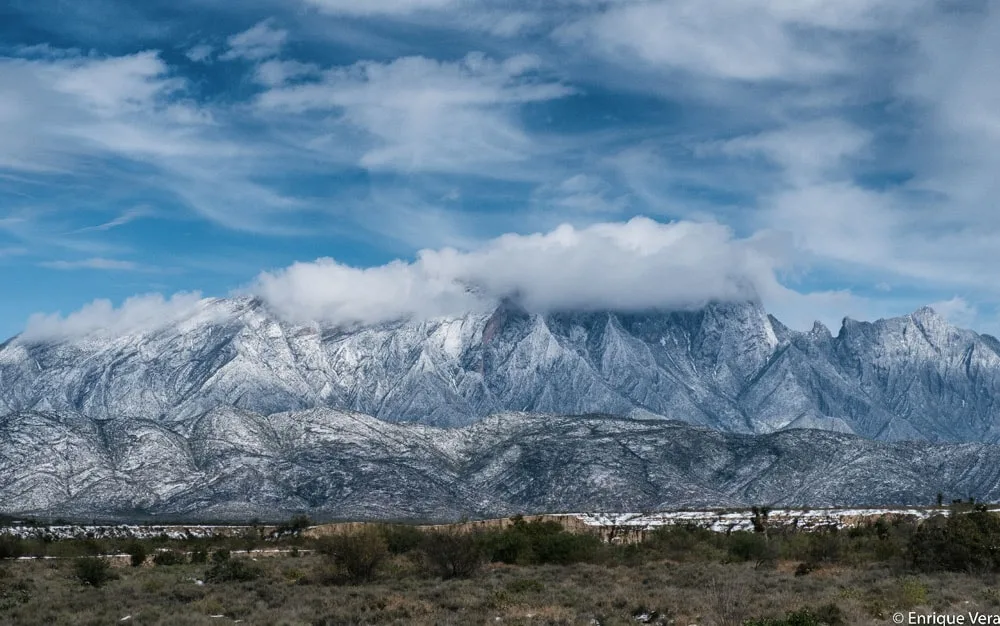 Imagen de portada de «Así se puso la nevada en los cerros de Monterrey, la mayor en 20 años».