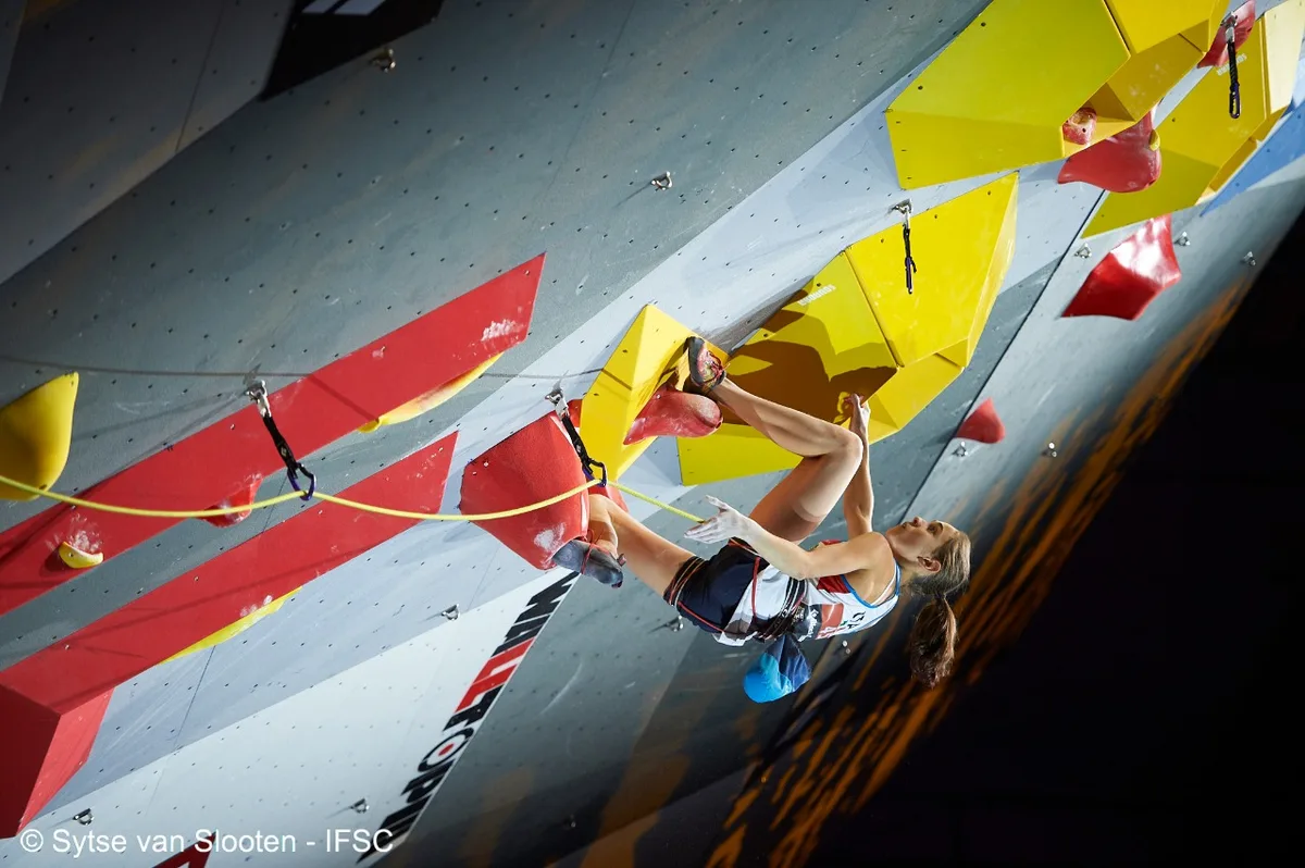 Imagen de portada de «La escalada tiene un pie en los Juegos Olímpicos de Paris 2024».