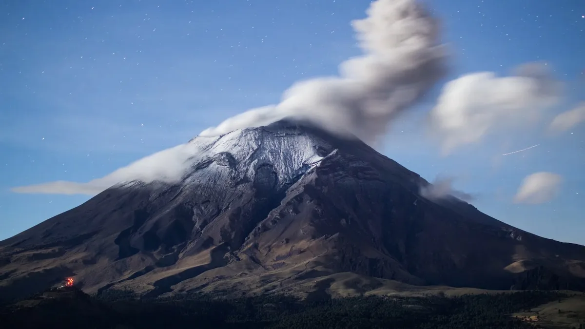 Imagen del archivo de «El timelapse del Izta y el Popo que te enamorará: por Timelapse México».