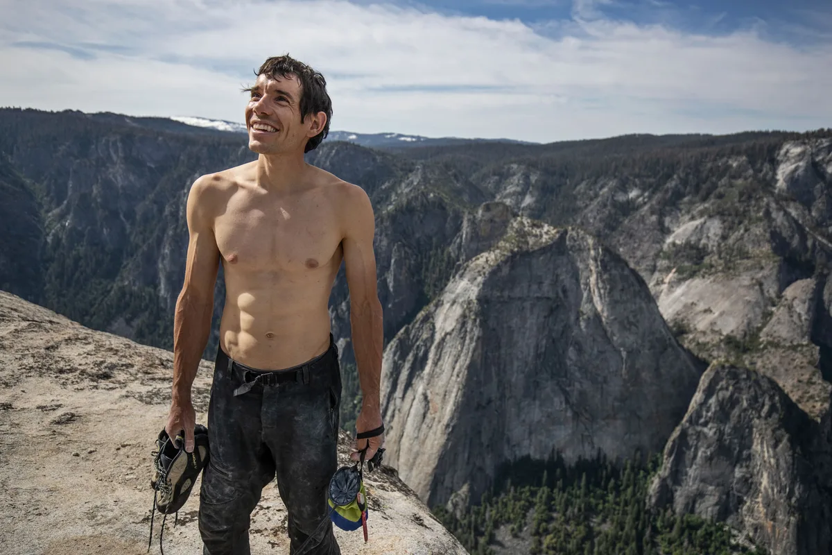 Imagen de portada de «Alex Honnold celebra doble con su primer 5.14d y Emmys para Free Solo».