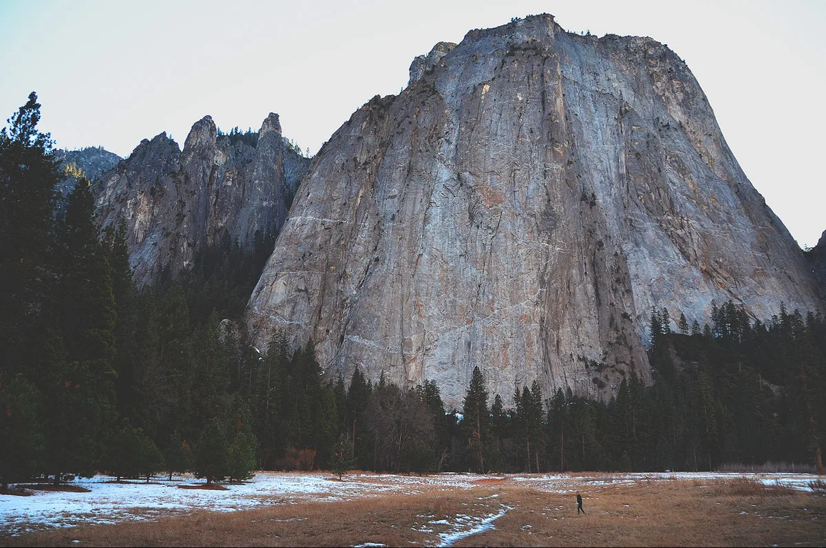 Imagen de portada de «Adam Ondra logra segundo ascenso a la gran pared más difícil del mundo #DawnWall».
