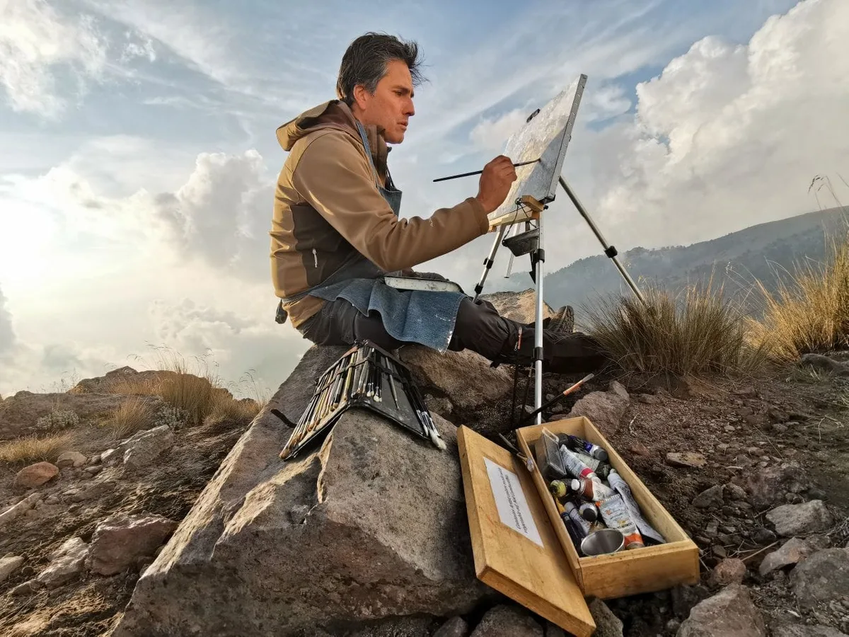 Imagen del archivo de «Entrevista a Jorge Obregón: pintar los volcanes mexicanos».