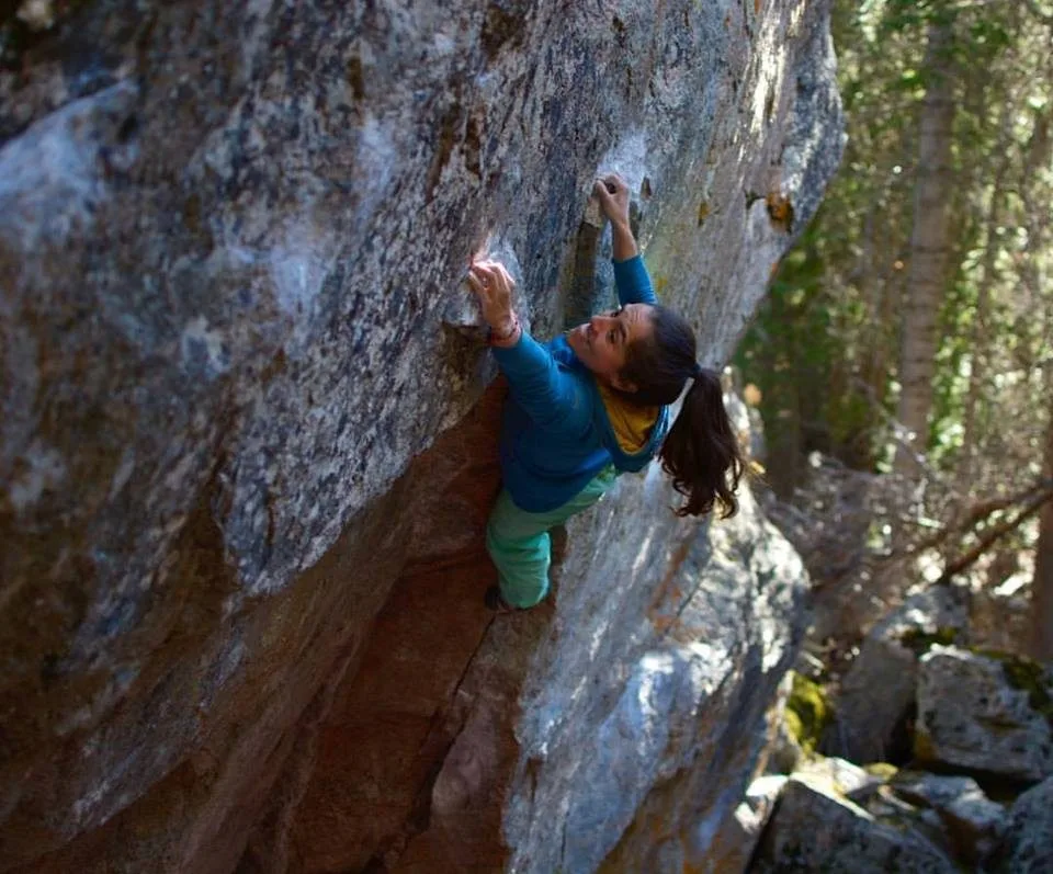 Imagen de portada de «Martha Muñoz va imparable y encadena Tail of the Dragon (V10/11) #EscaladorasMexicanas».