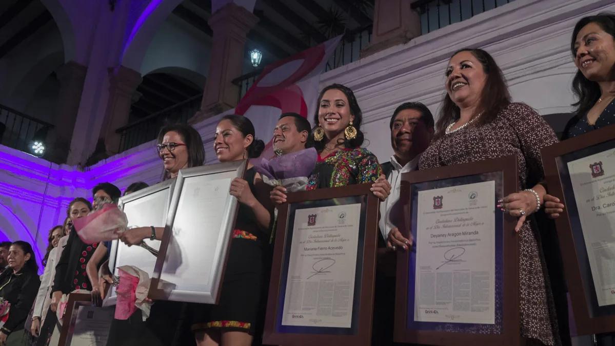 Imagen de portada de «Gobierno de Oaxaca reconoce a Mariana Fierro por su trayectoria deportiva».