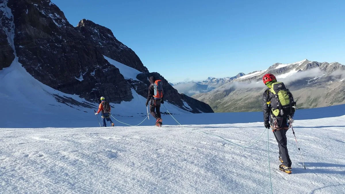 Imagen de portada de «¿Ascensos de alta montaña? Ocho consejos para el alpinismo seguro».