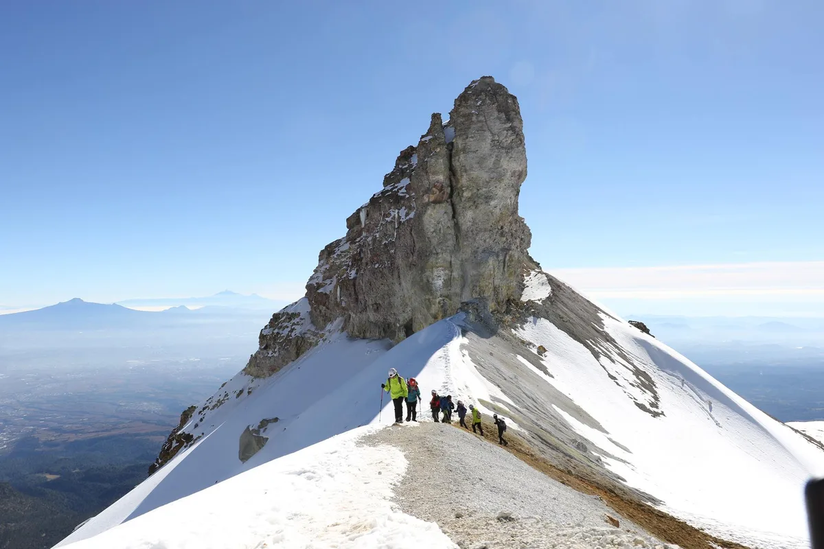 Imagen de portada de «La Cima de tu Vida conquista su causa en el Iztaccíhuatl».