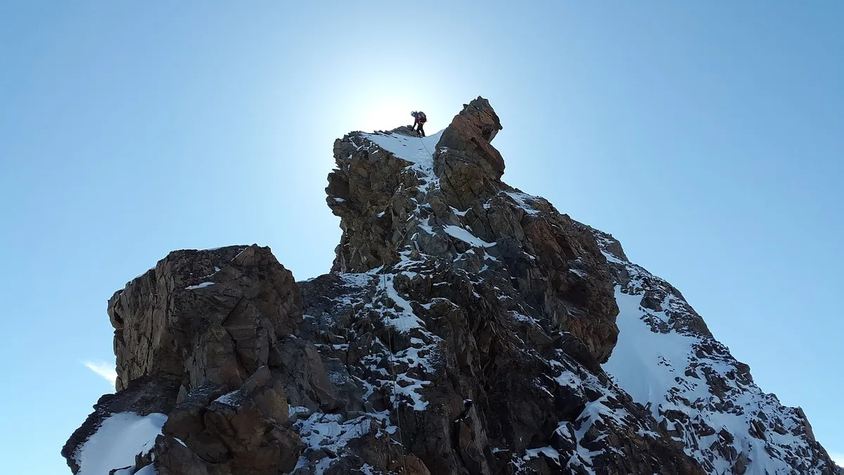 Imagen de portada de «Montaña y escalada: utopías que marcan un rumbo al horizonte».