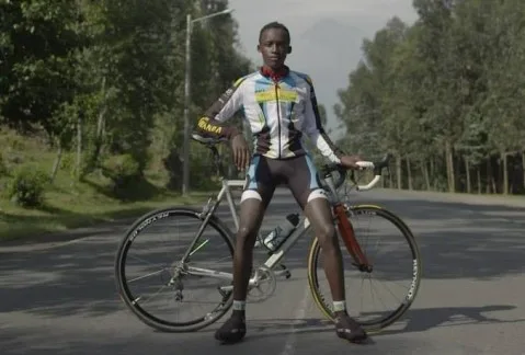 Imagen de portada de «Samuel Mugisha: el rey de la montaña en Ruanda».