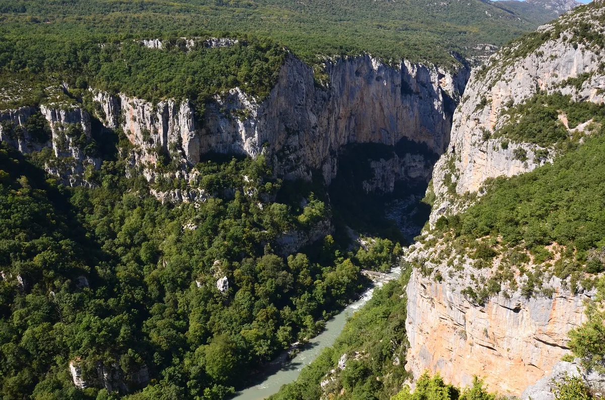 Imagen de portada de «Cerca de 500 zonas de escalada podrían cerrar en Francia ante conflicto legal».