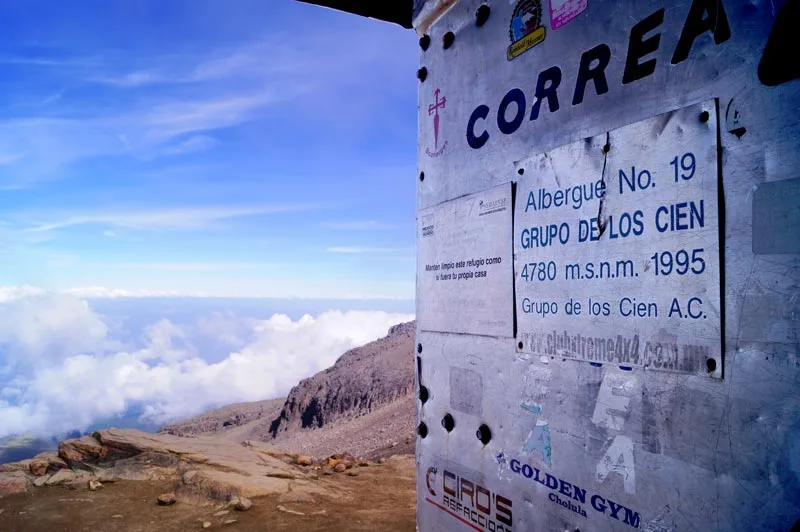 Imagen de portada de «Detienen a dos asaltantes del Refugio de los Cien en el Iztaccíhuatl».