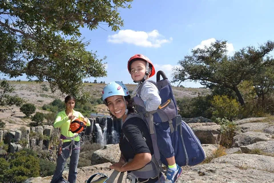 Imagen del archivo de «Hoy sí se vale decir que ellas… ¡Escalan con madre!».