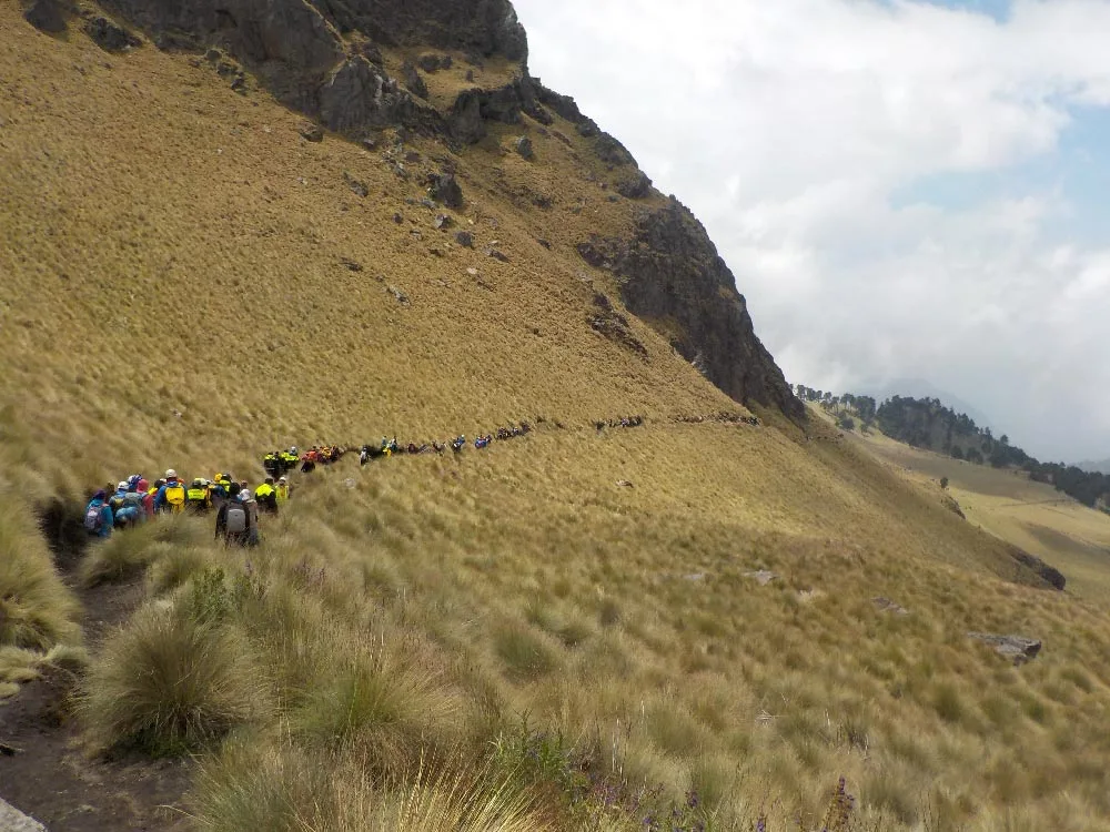 Imagen de portada de «Actualización: Así ocurrió la evacuación del Iztaccíhuatl durante la #Confra».