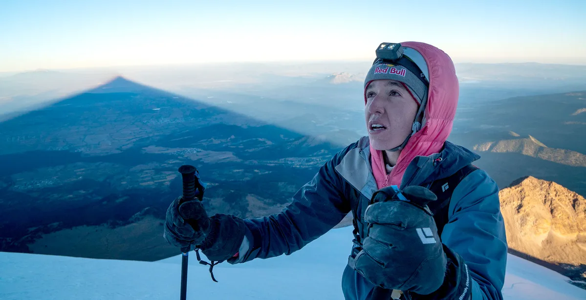 Imagen de portada de «Alex Roudayna: primera mujer mexicana en subir tres volcanes en menos de 24hrs».