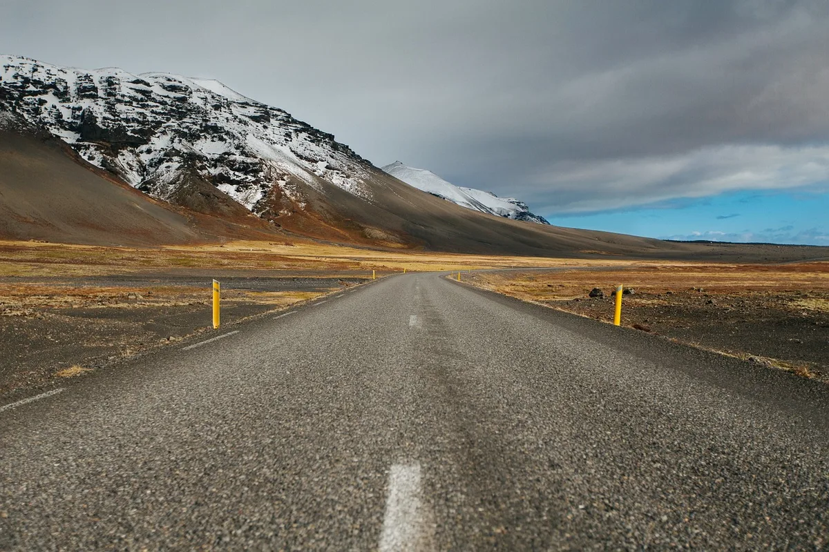 Imagen de portada de «WOW Cyclothon: carrera de 1358km que da la vuelta a Islandia en 72hrs».