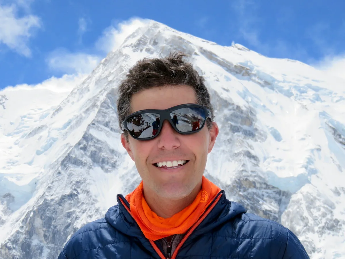 Imagen de portada de «El mexicano David Liaño realiza su séptima cumbre en el Everest».