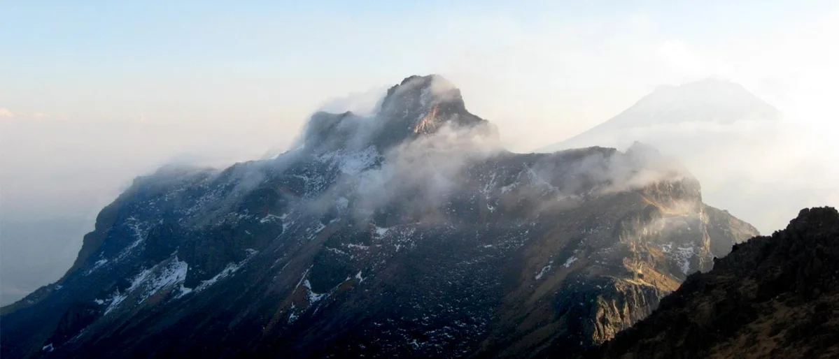 Imagen de portada de «Inseguridad en el Iztaccíhuatl: roban en Paso de Cortés».