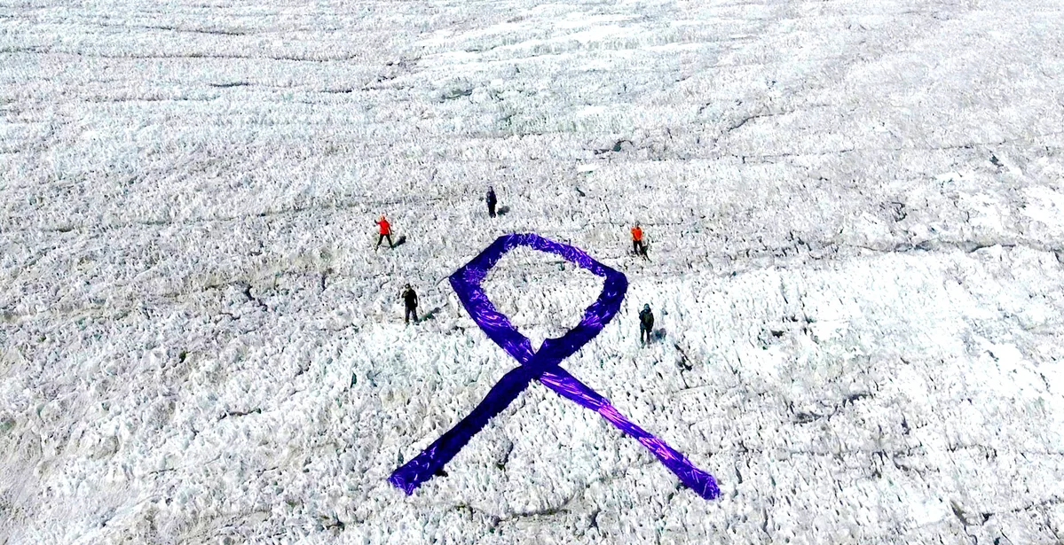 Imagen de portada de «Montañistas se manifiestan el 8 de marzo en el pecho del Iztaccíhuatl #8M».