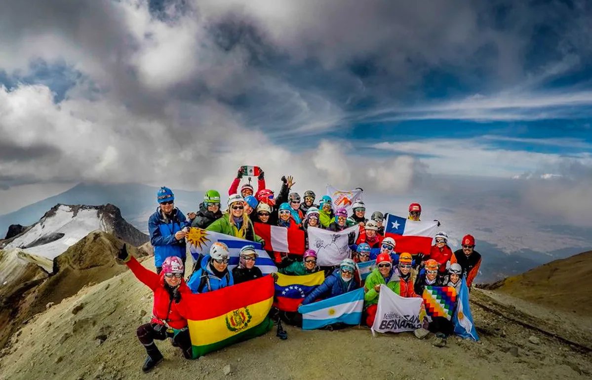 Imagen de portada de «Mujer Montaña: más allá de las fronteras del género, nacionalidad y cultura».