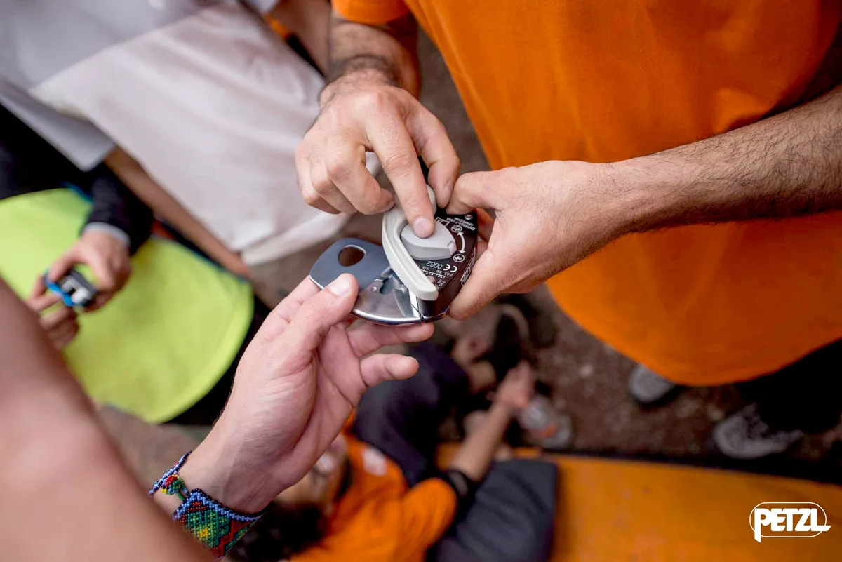 Imagen de portada de «PETZL prepara GRIGRI Tour en Barcelona; Freeman presente».