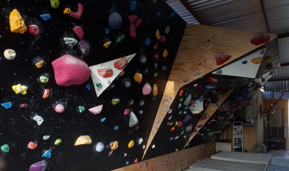Imagen de portada de «Nuevo muro de escalada en Mérida: M20 Muro de Escalada».