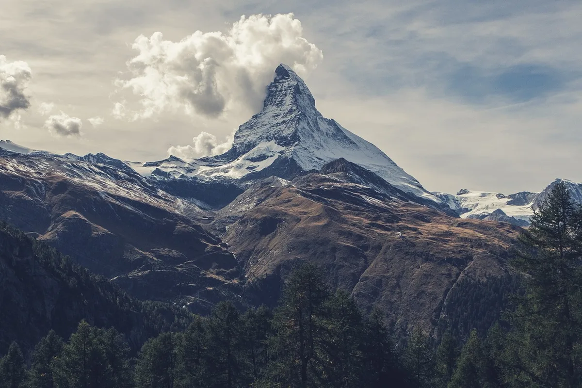 Imagen de portada de «Origen de la palabra "Alpes": el misterio  envuelve a su significado».