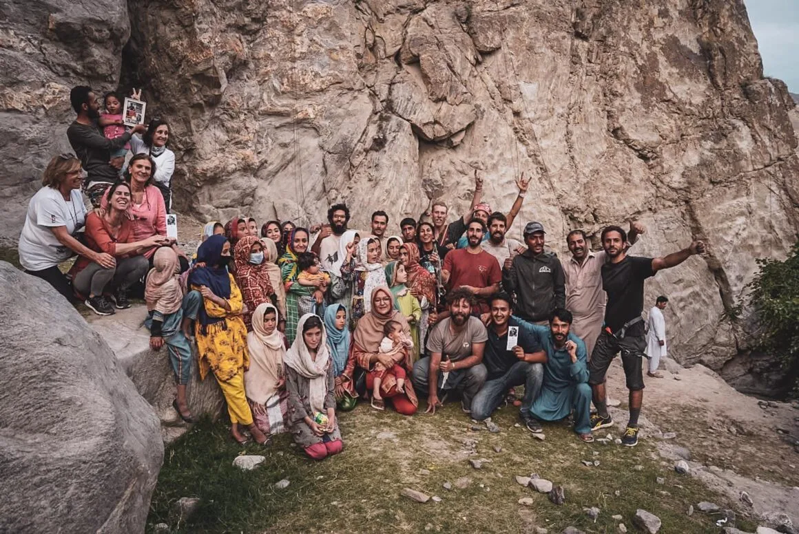 Imagen del archivo de «Climbing for a Reason cumple sueño de Juan Pablo Mohr en Pakistán: escalada para mujeres».