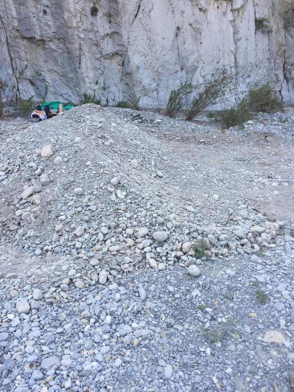 Imagen del archivo de «Escaladores y medios frenan saqueo de piedra en La Huasteca».
