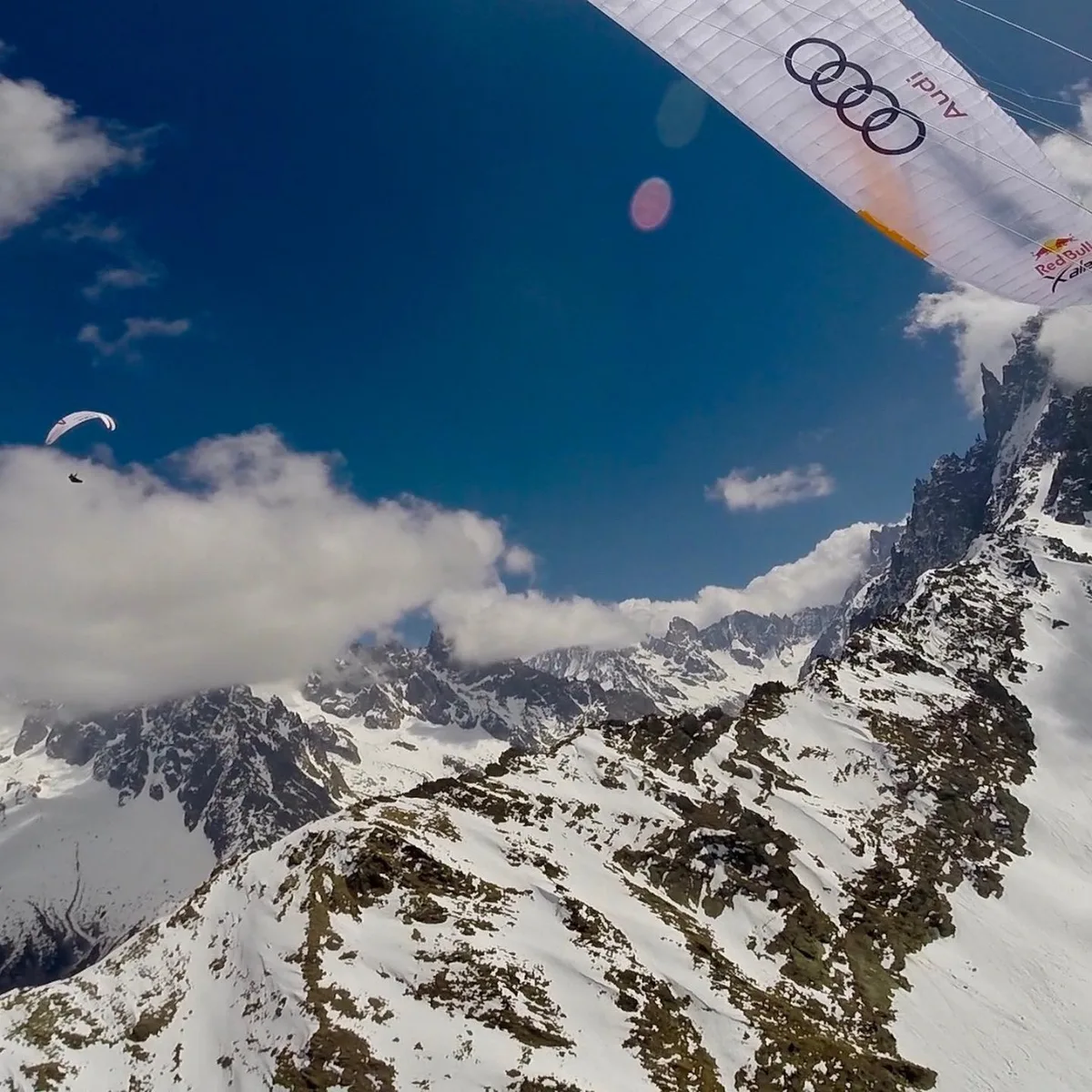 Imagen del archivo de «Mexicano vuela en parapente la Red Bull X-Alps y logra el 16º lugar».