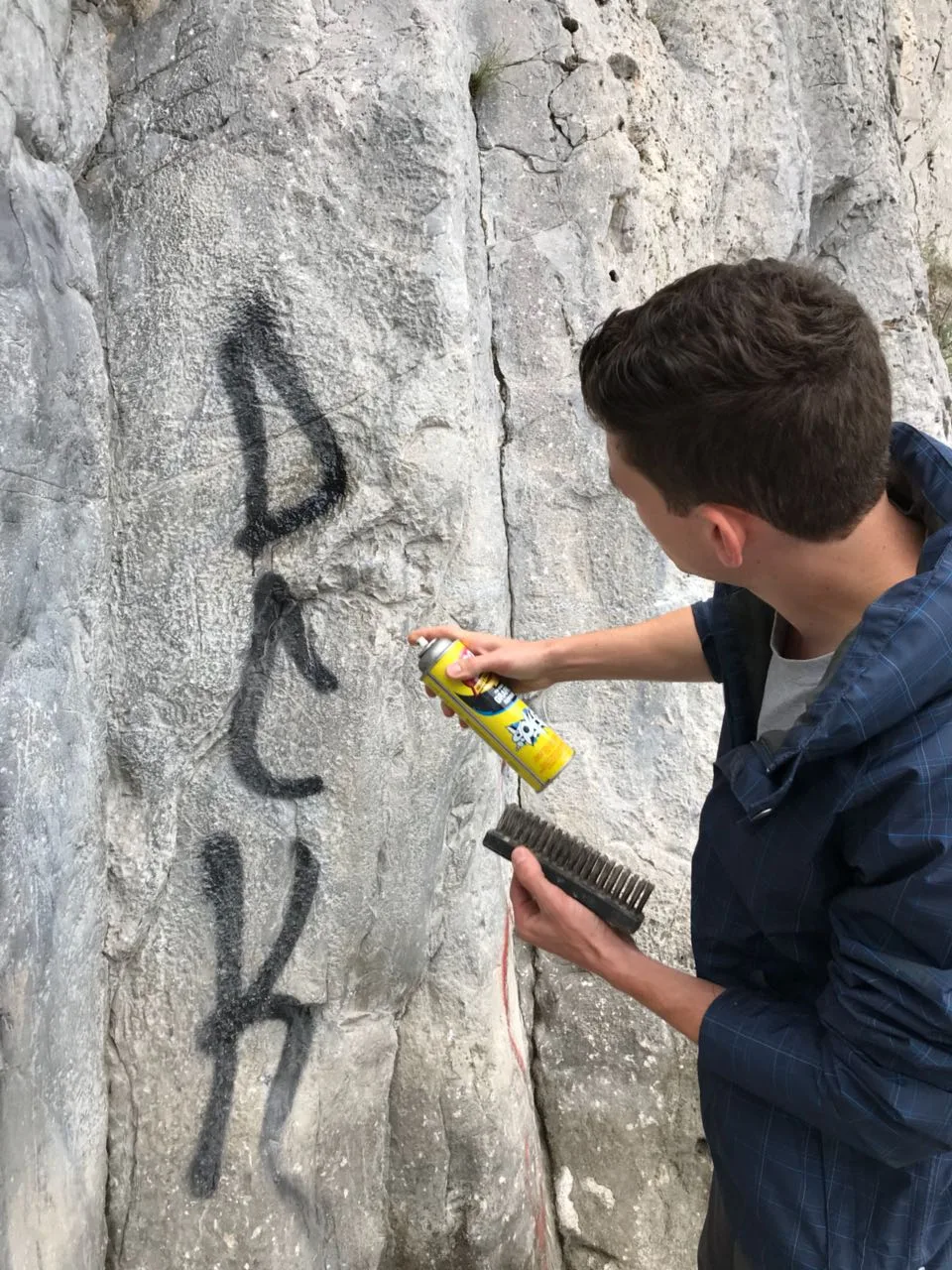 Imagen del archivo de «Washteca: un proyecto de limpia de graffitis en la Huasteca, Nuevo León».