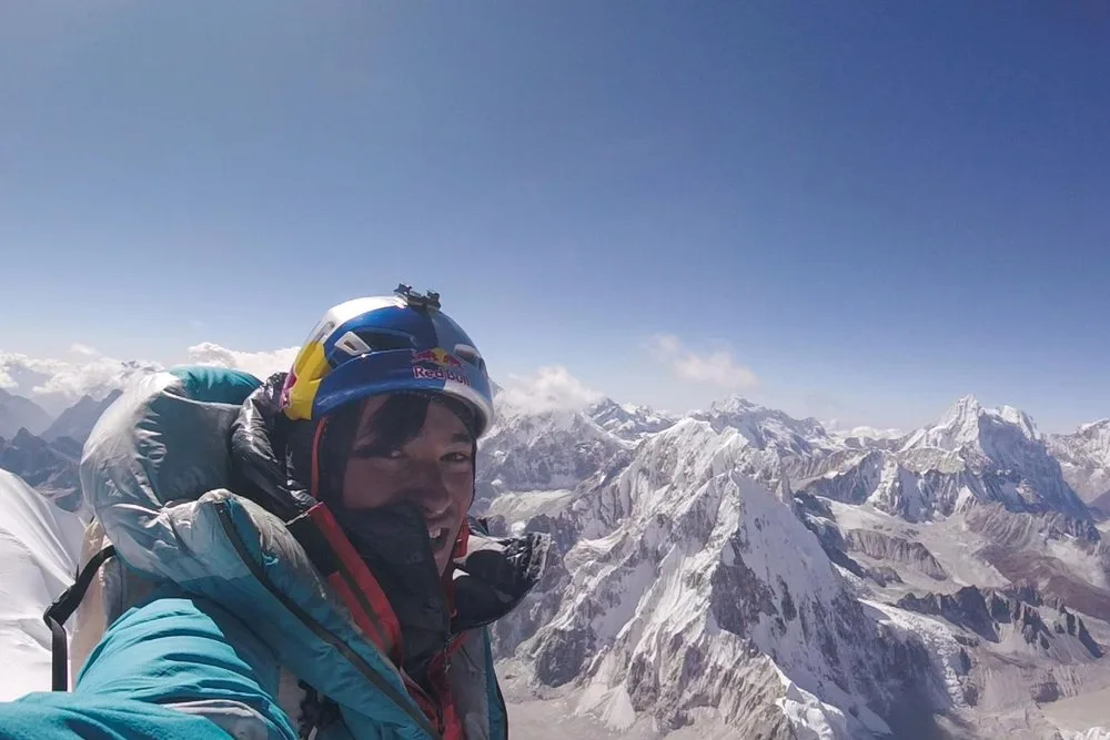 Imagen de portada de «David Lama conquista el Lunag Ri (6,907m) en solitario».