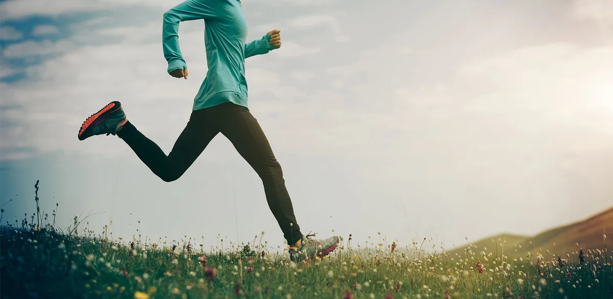 Imagen de portada de «Expertos recomiendan cuatro de los mejores tenis para Trail Running».
