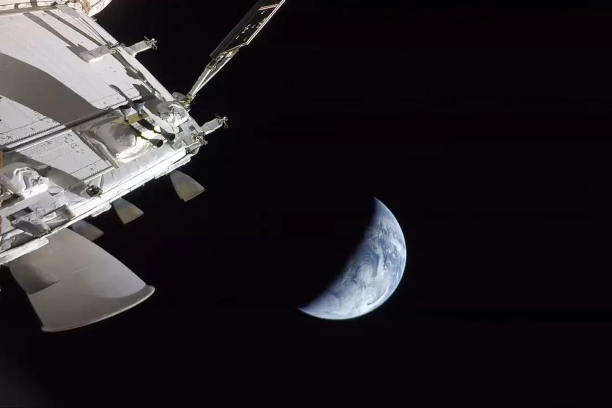 Imagen de portada de «La montaña que todos compartimos - Artemis nos regresa a la Luna».