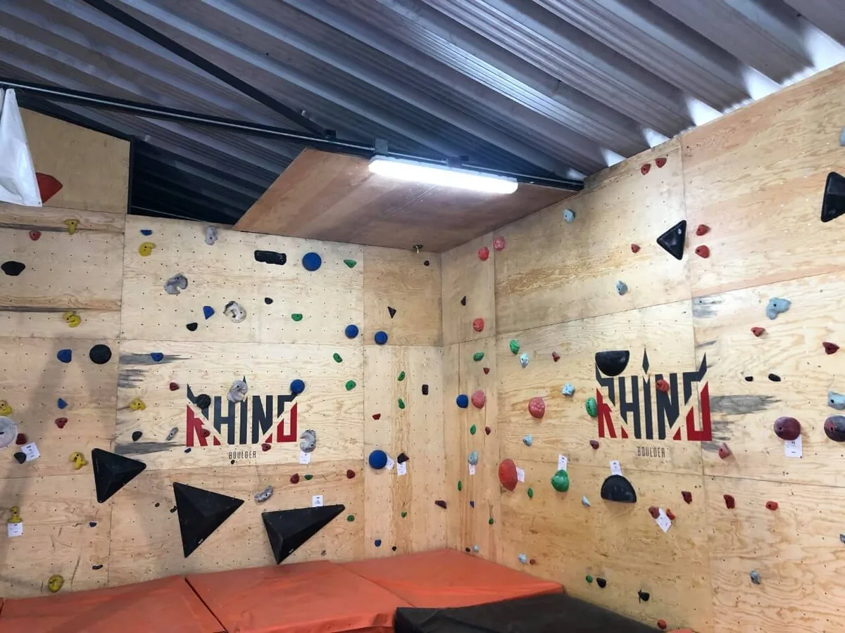 Imagen de portada de «Nuevo muro de escalada en Aguascalientes: Rihno Boulder».
