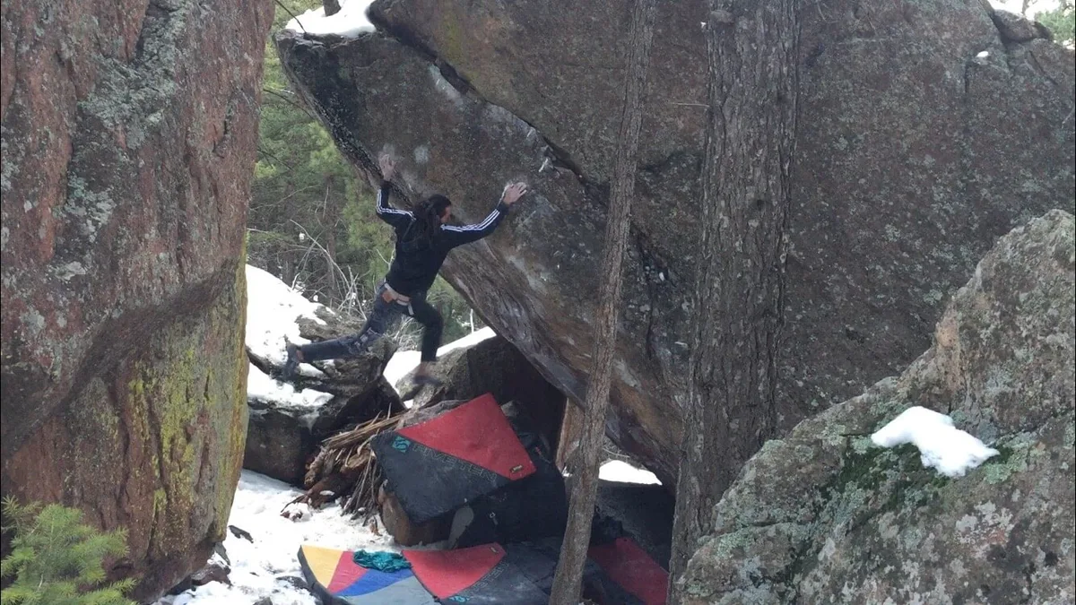 Imagen de portada de «Entrevista a Diego Montull: encadenar La Plancha (V14) en Boulder, Colorado».