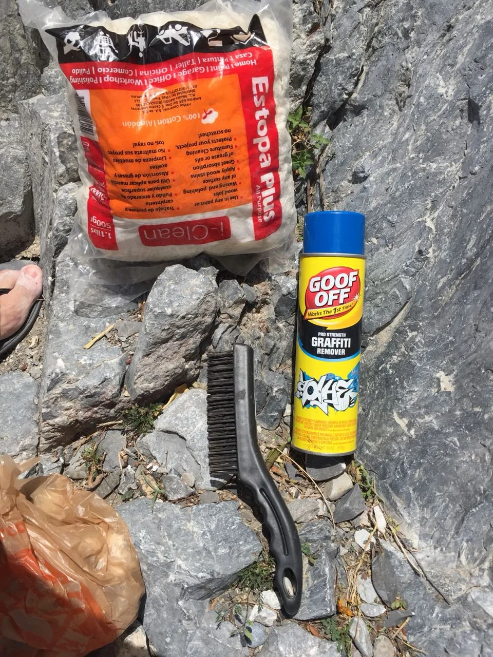Imagen del archivo de «Washteca: un proyecto de limpia de graffitis en la Huasteca, Nuevo León».