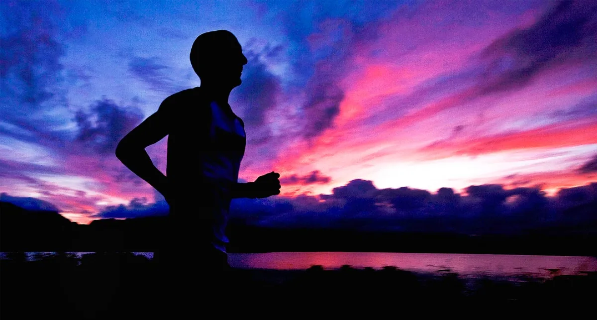 Imagen de portada de «Ultra trail: ¿cómo entrenar para las carreras nocturnas?».