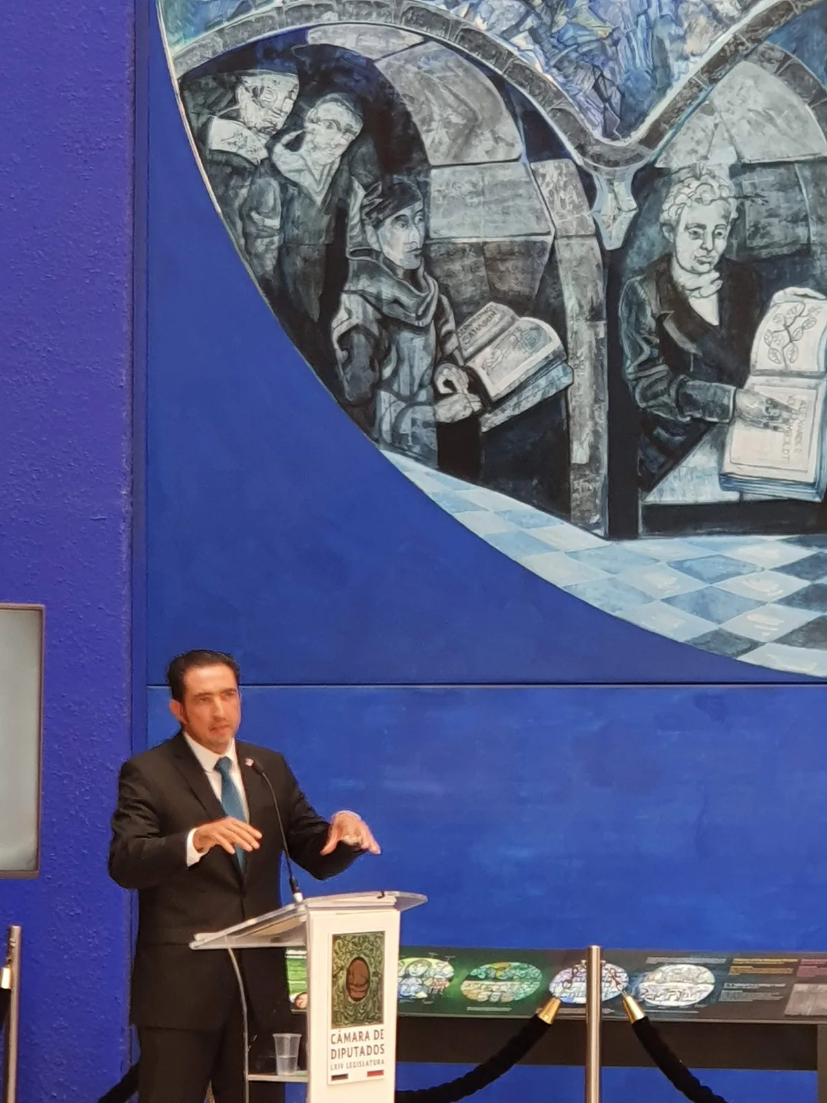 Diputado federal por el pan, miguel riggs, exbasquetbolista profesional