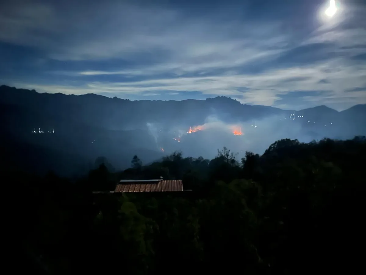 Imagen de portada de «Incendios continúan en Izta, Pico, Mineral y Valle de Bravo».