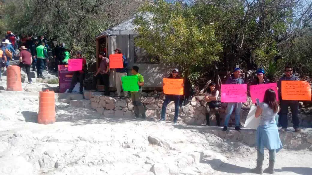 Imagen del archivo de «Bernal: escaladores se manifiestan; reducen cobro y acuerdan reunión».