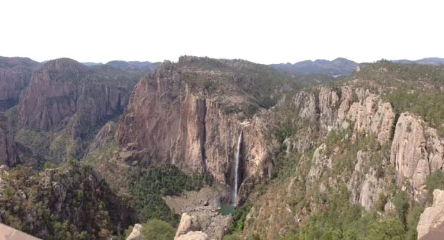 Imagen del archivo de «Embarcados en Macuchi, una aventura escalando en Chihuahua».