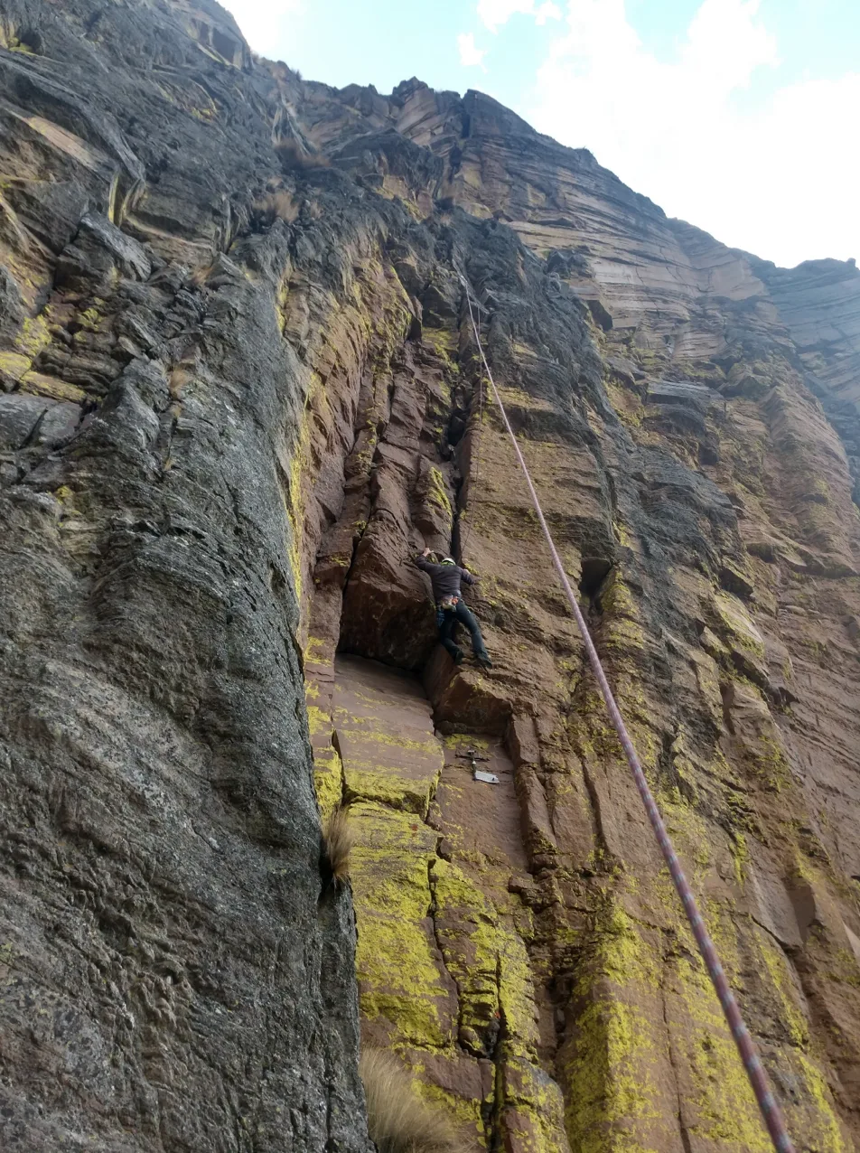 Imagen del archivo de «Relato: "Dolor, y gloria a la vieja escuela", nueva ruta de escalada en Nevado de Toluca».