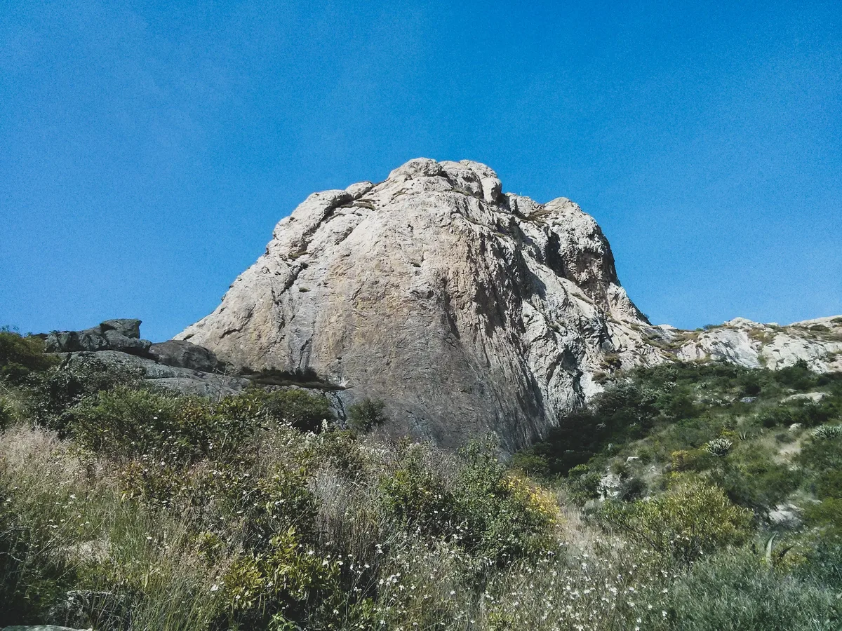 Imagen de portada de «Peña de Bernal: solicitan no escalar en la zona los días 3 y 10 de marzo».