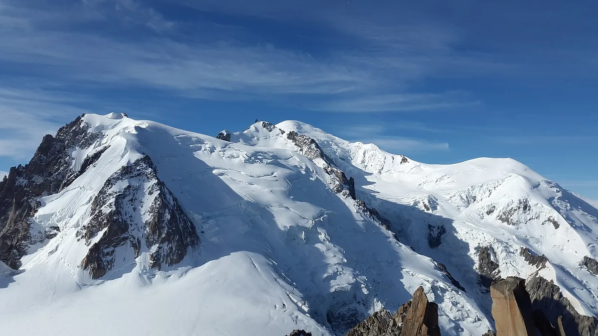 Imagen de portada de «Ultra Trail de Mont Blanc, máxima carrera de trail, en vivo y en directo aquí».