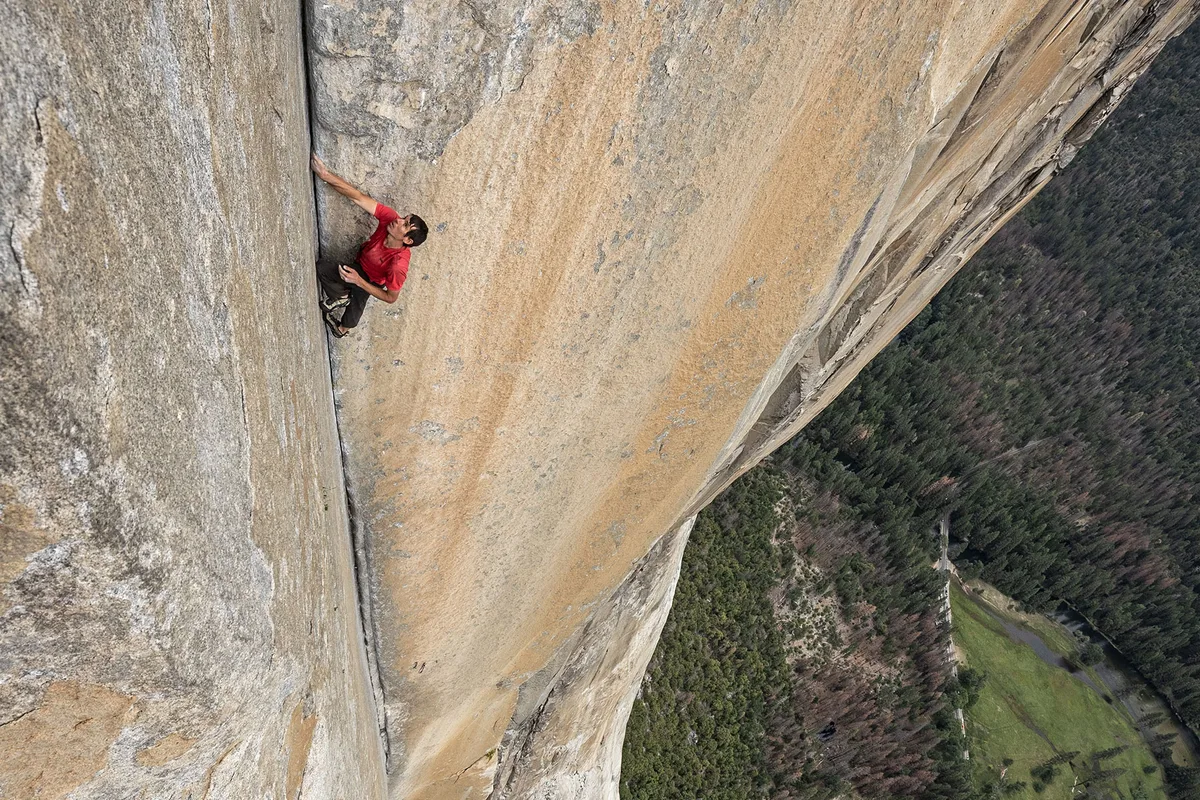 Imagen de portada de «Free Solo detrás de cámaras: una toma, mil metros de escalada, cero errores».