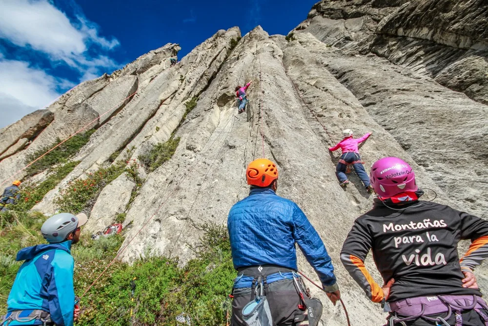 archivo mujer montaña