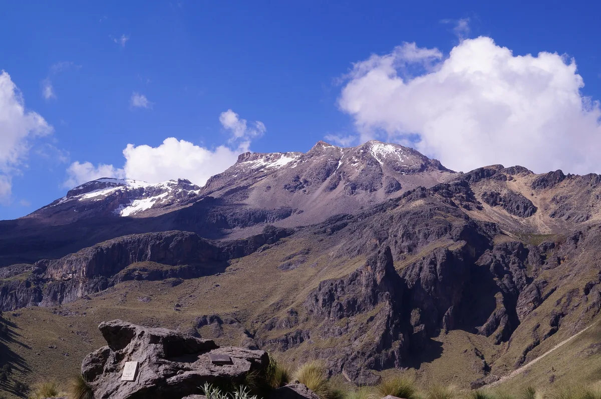 Imagen de portada de «Se confirma Cierre de acceso a Izta-Popo, Malinche y Nevado de Toluca por COVID-19».
