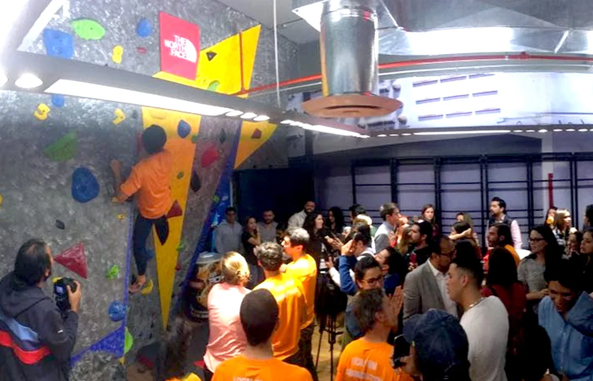 Imagen de portada de «The North Face inaugura muro y convoca a medios y celebridades a conocer la escalada».
